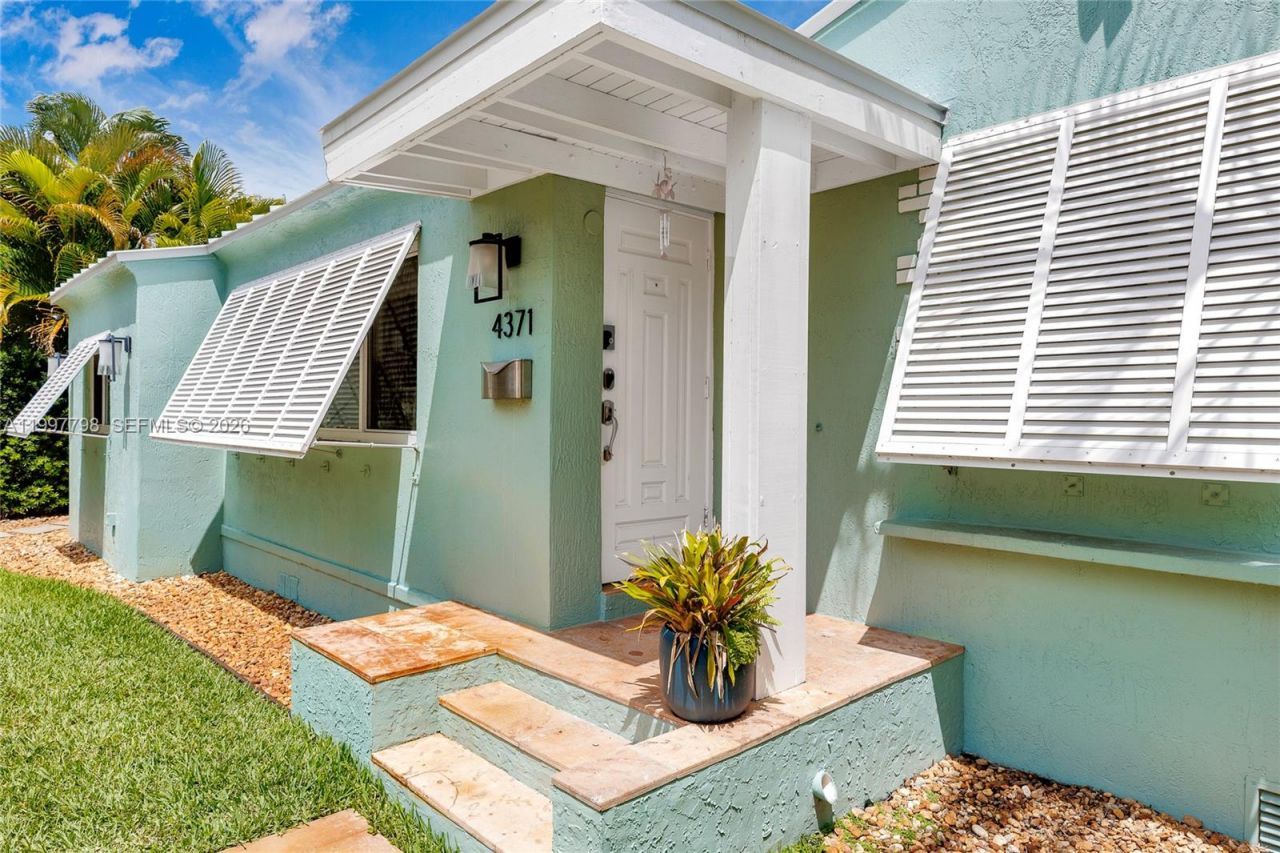 4371 SW 13th Ter, Miami, FL 33134 Photo