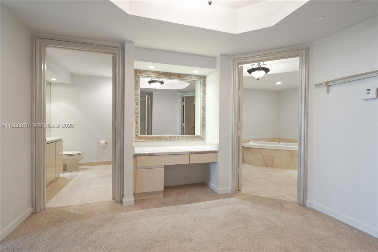 445 Grand Bay Dr, Unit 711, Key Biscayne, FL 33149 Photo