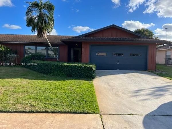 1267 S Scottsdale Rd S, West Palm Beach, FL 33417