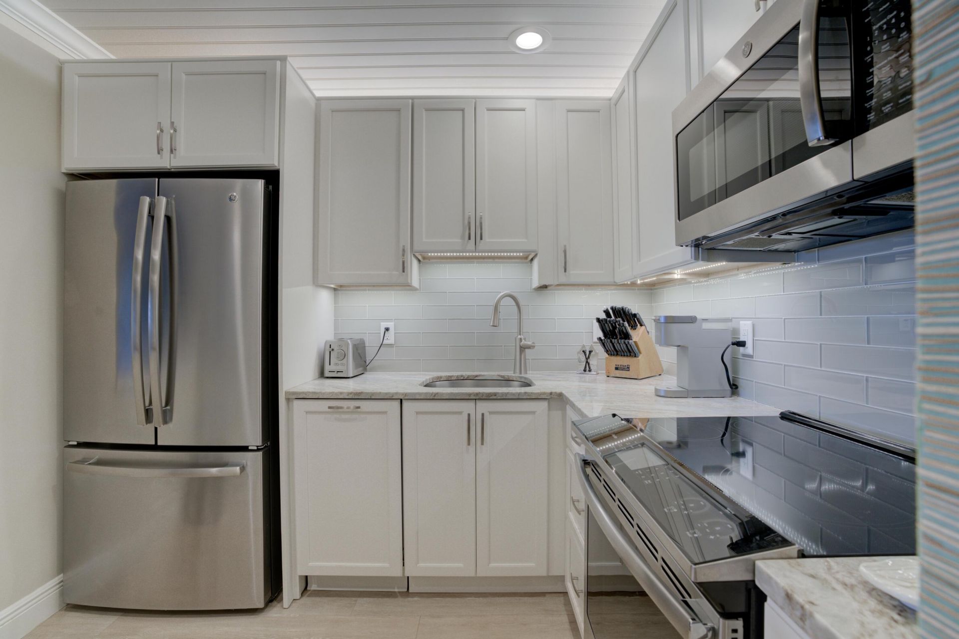 111 Shore Court, Unit 305, North Palm Beach, FL 33408 Photo