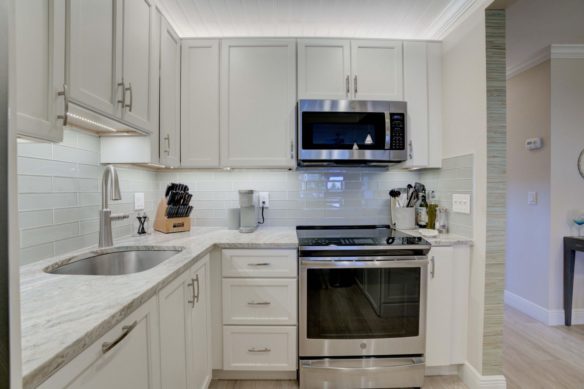 111 Shore Court, Unit 305, North Palm Beach, FL 33408 Photo