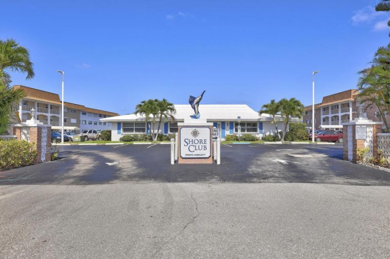 111 Shore Court, Unit 305, North Palm Beach, FL 33408 Photo