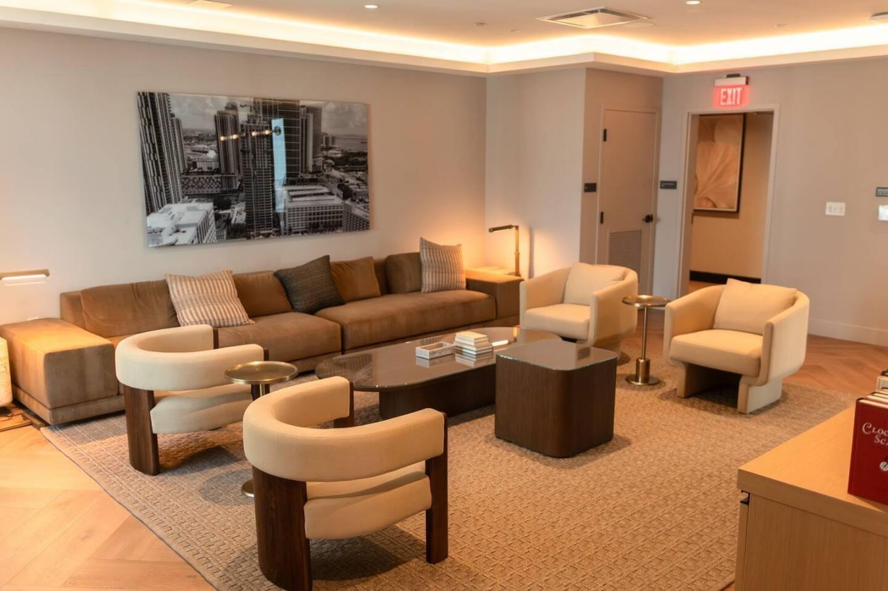 121 NE 5th Street, Unit 1506, Miami, FL 33132 Photo