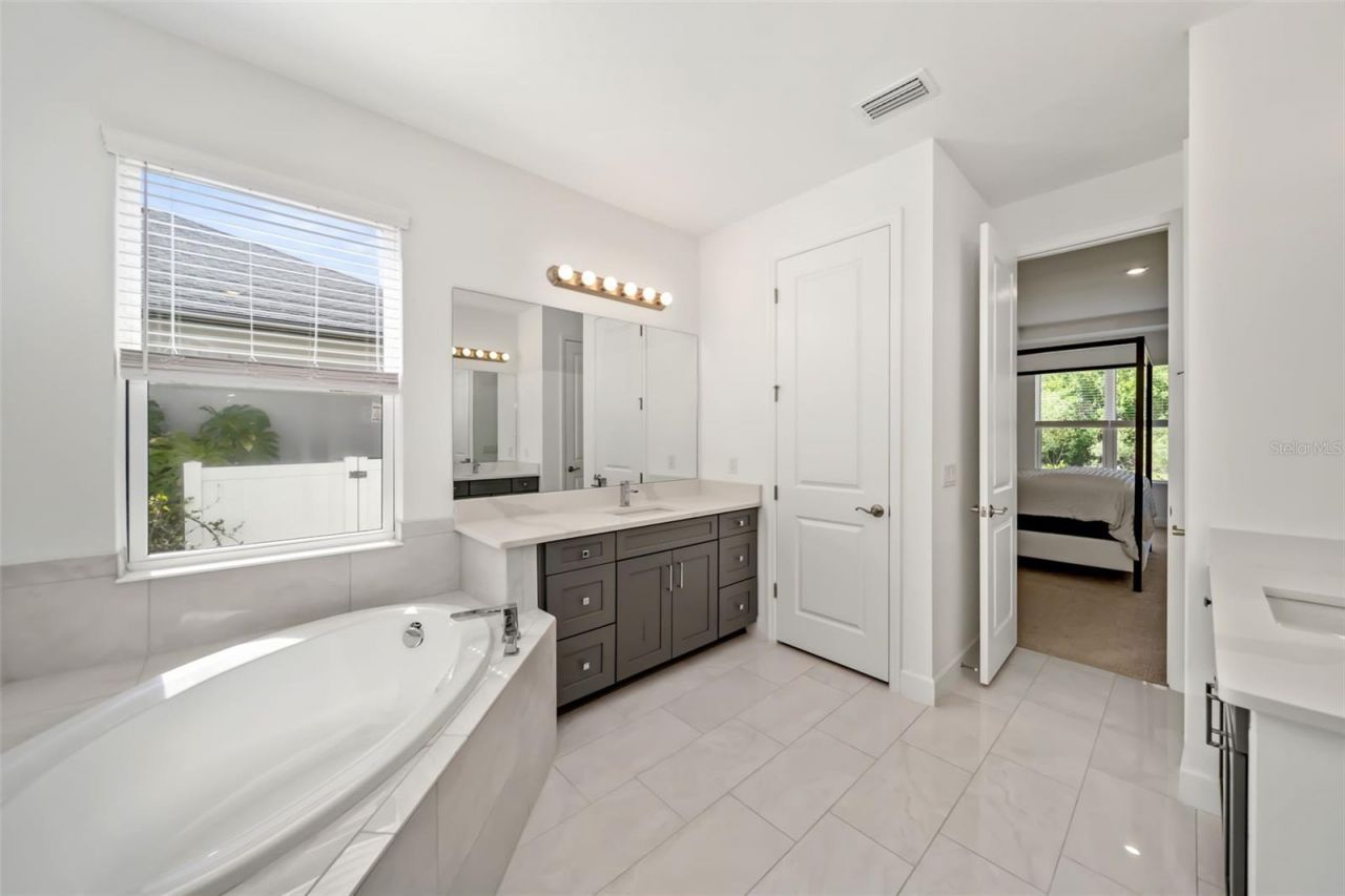 4520 Pond Brook Court, Lakewood Ranch, FL 34211 Photo