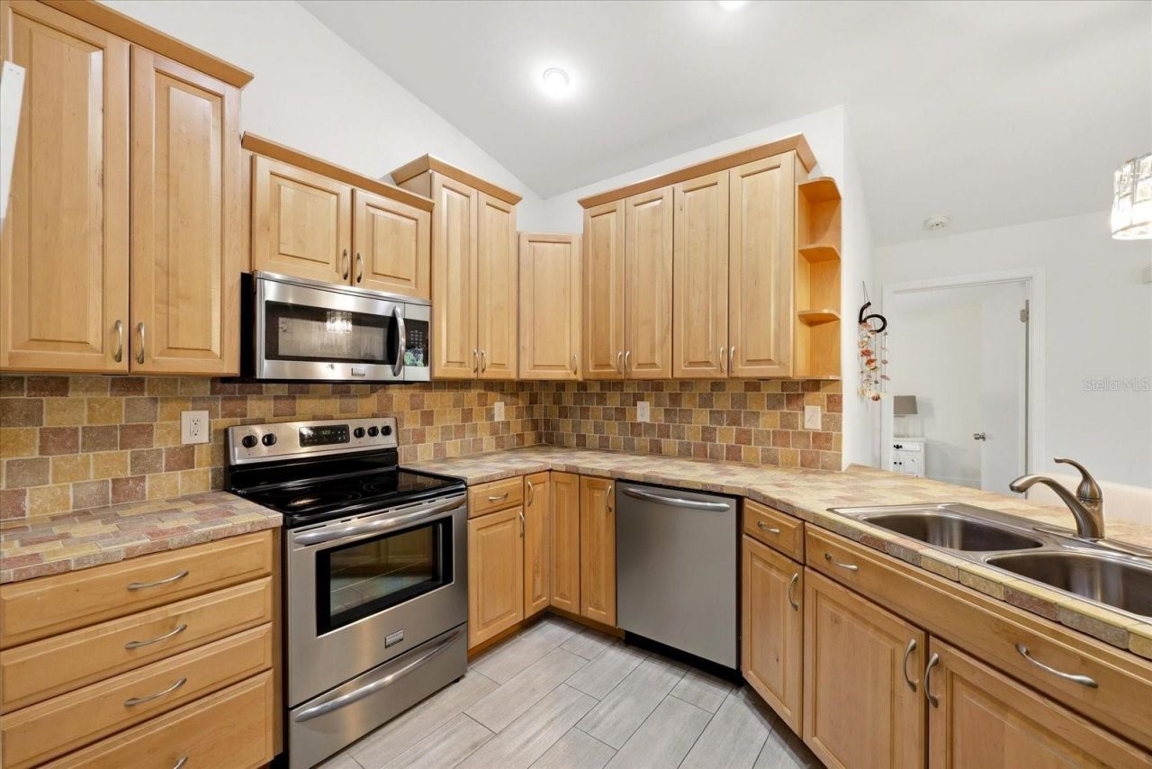 10975 96th Street , Largo, FL 33773 Photo