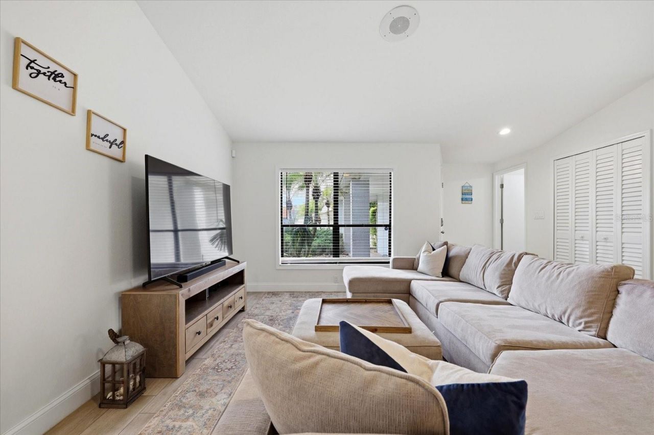 10975 96th Street , Largo, FL 33773 Photo