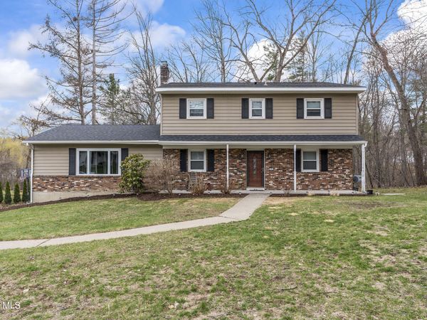 7 Chango Drive, Ballston Lake, NY 12019