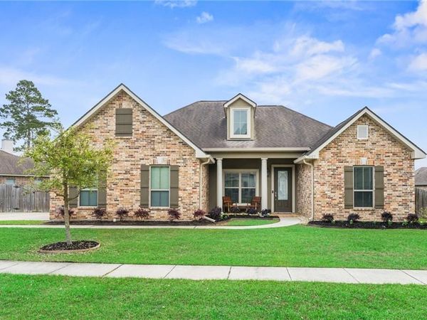 657 PINE GROVE Loop, Madisonville, LA 70447