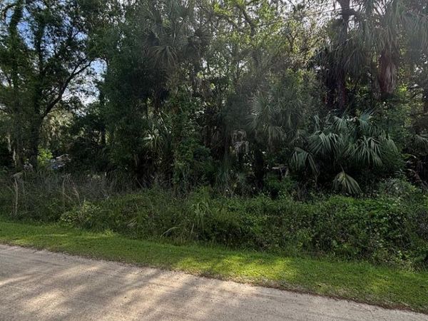 Linda St, Inglis, FL 34449