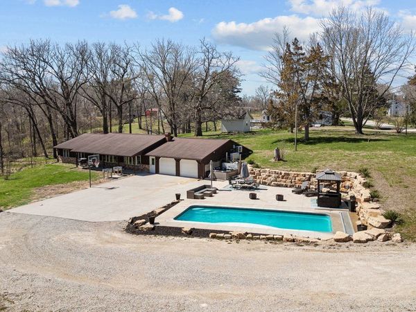 9025 217th Street N, Port Byron, IL 61275