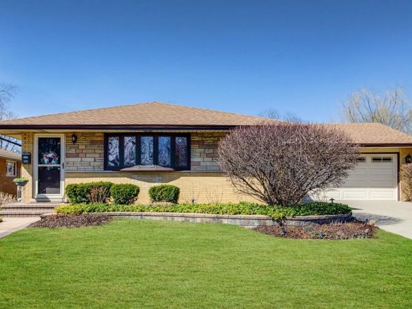 656 Jon Lane , Des Plaines, IL 60016