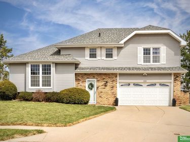 2141 N 122nd Circle, Omaha, NE 68164