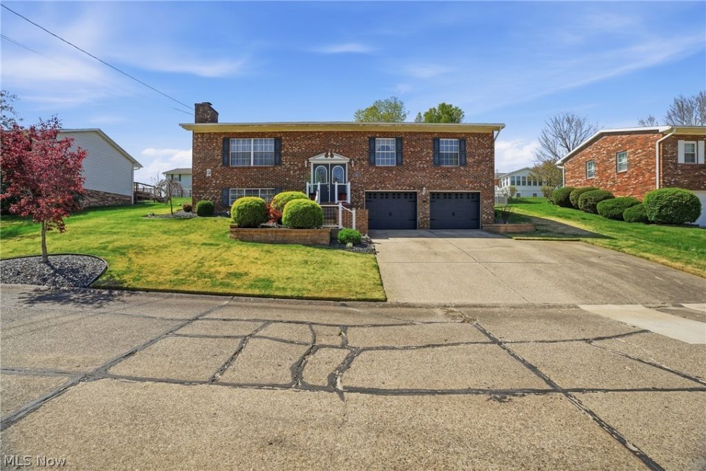 45 Oak Circle, Parkersburg, WV 26101 Main Photo