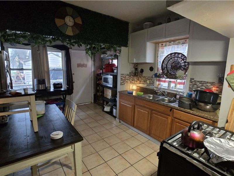 543 E 108th , Cleveland, OH 44108 Photo 6