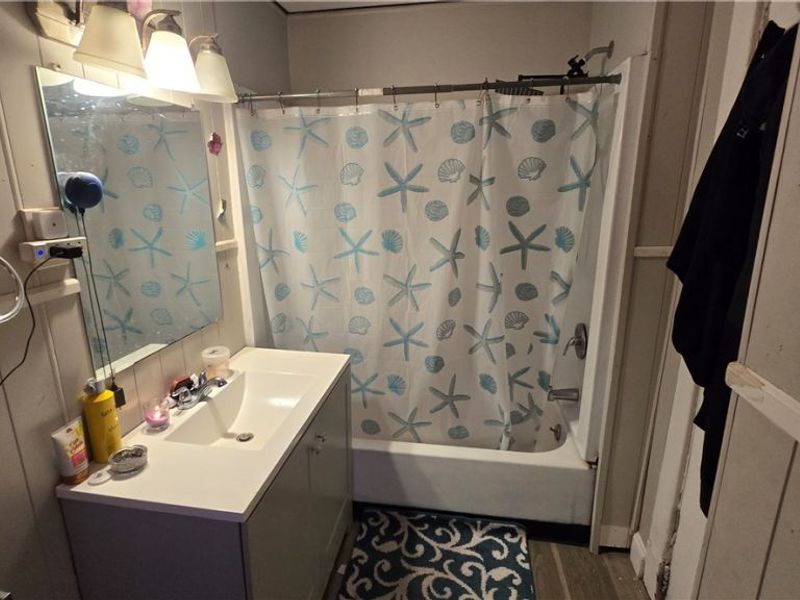 3437 E 105th Street , Cleveland, OH 44104 Photo 15