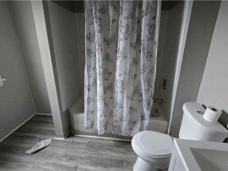 11105 Revere Avenue , Cleveland, OH 44105 Photo 15