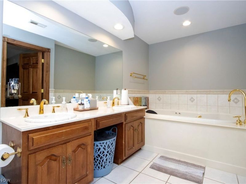 1960 Autumn Run , Wooster, OH 44691 Photo 19