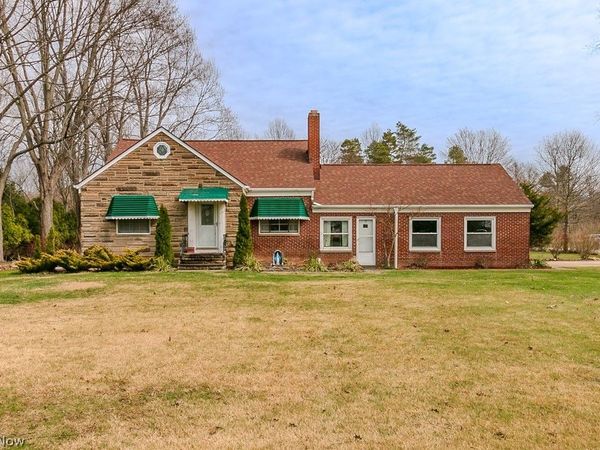 2695 River Road , Willoughby Hills, OH 44094