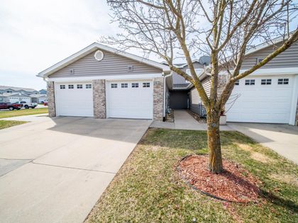 562 Pointe Ct SW Rochester, MN 55902