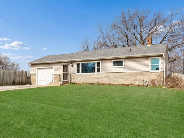 1461 Grandview Avenue E, Maplewood, MN 55109