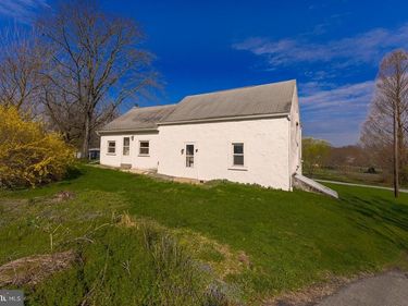 11 WITWER LANE, FLEETWOOD, PA 19522