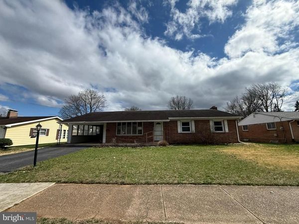 1006 CHARLES STREET , MECHANICSBURG, PA 17055