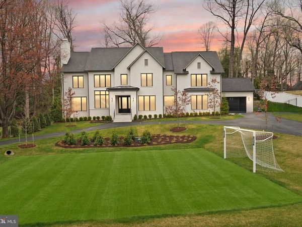 8230 WELLER AVENUE, MCLEAN, VA 22102