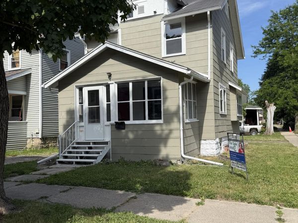 537 Lathrop Street, Lansing, MI 48912