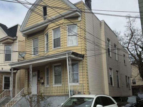 130 Bayview Ave, Jersey, NJ 07305