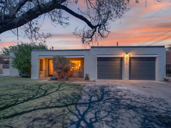 4215 Roma Avenue NE, Albuquerque, NM 87108