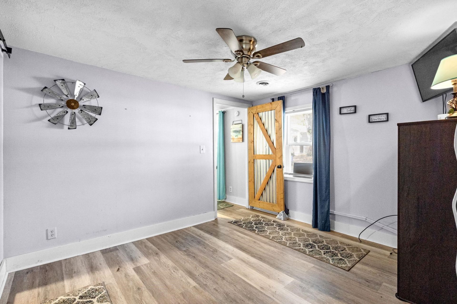 6001 1211 South Kings Hwy. Photo 16