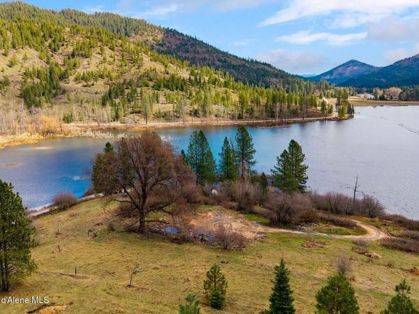 23203 E Killarney Lake Rd, Cataldo, ID 83810