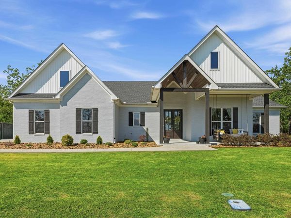 250 E Grandview Heights, Conway, AR 72032