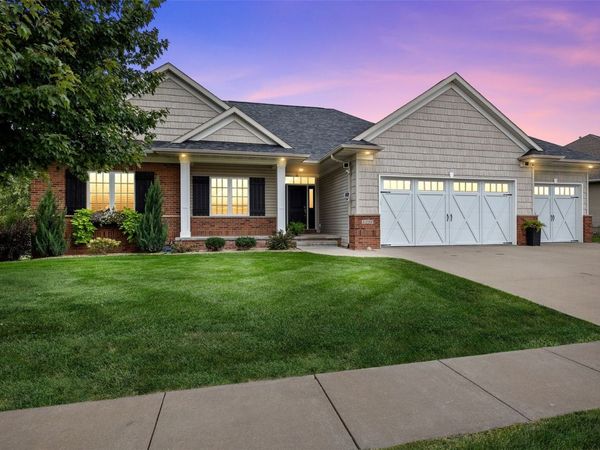 1150 Bedford Court , Marion, IA 52302