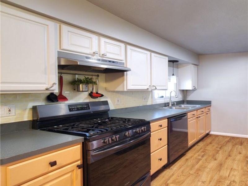 8160 Marianna Boulevard , Broadview Heights, OH 44147 Photo 5