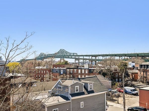 1 Pembroke St, Unit 1D, Chelsea, MA 02150