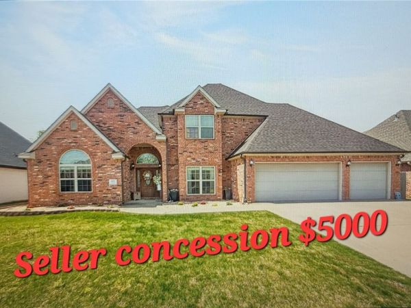 402 SE Hendrix Street, Bentonville, AR 72712