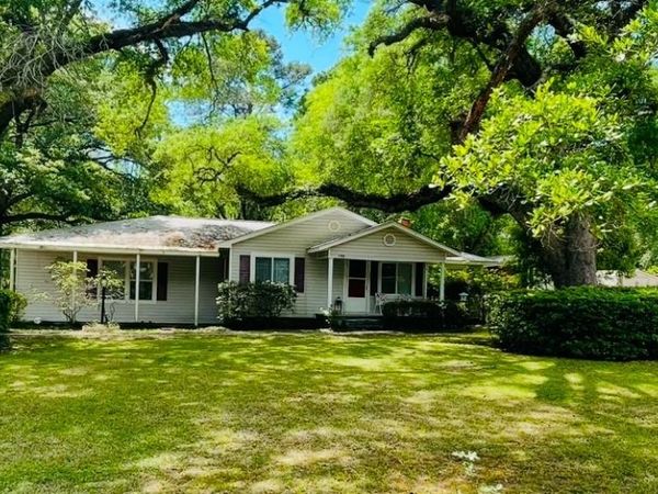 1215 Forest Avenue, Saraland, AL 36571