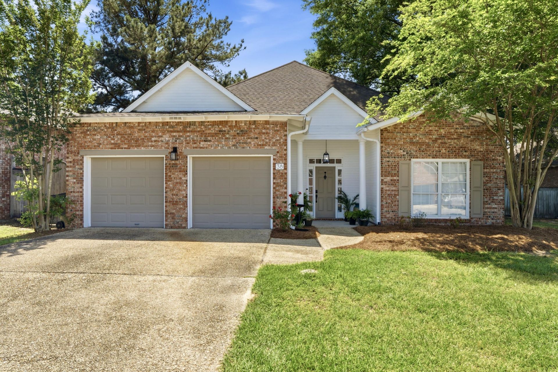 38 Stones Throw Dr., Hattiesburg, MS 39402 Main Photo