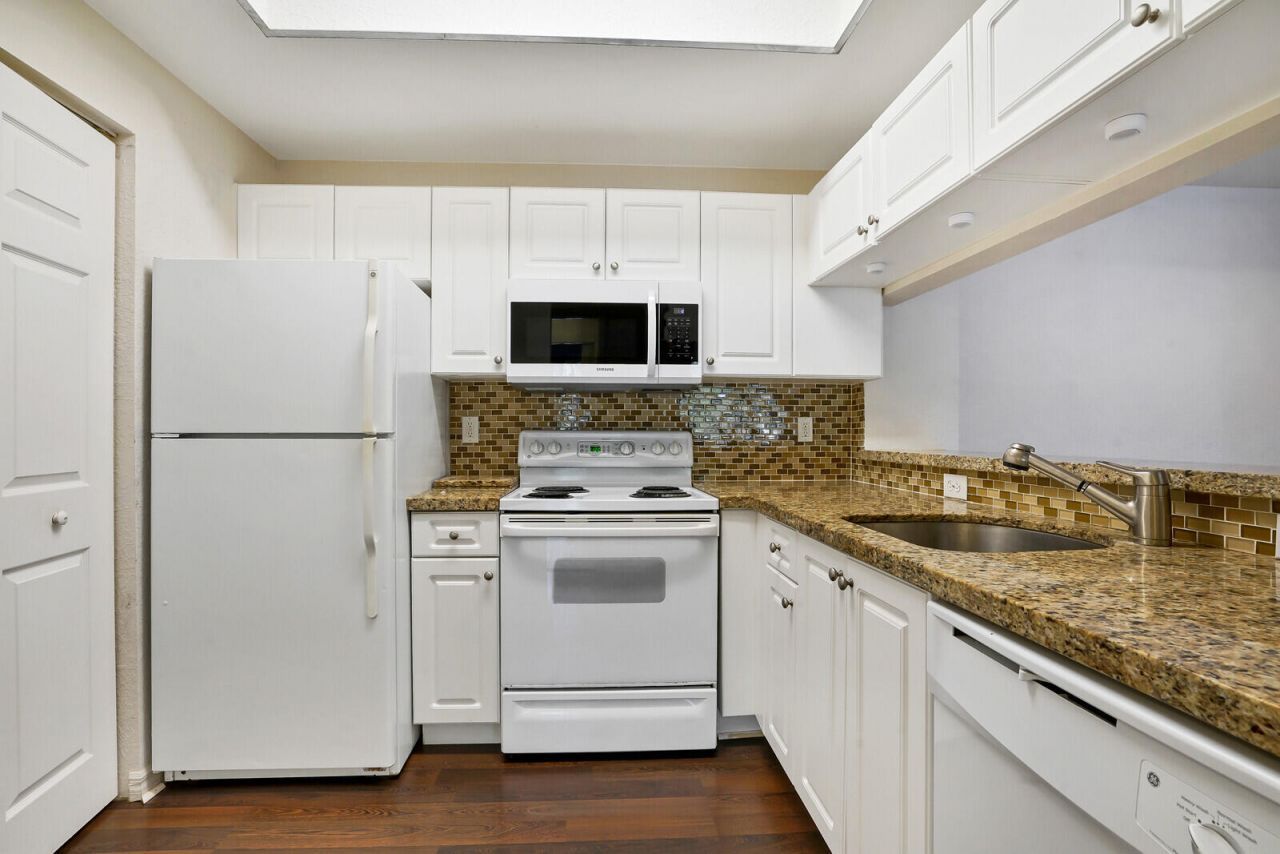 2812 Grande Parkway, Unit 105, Palm Beach Gardens, FL 33410 Photo