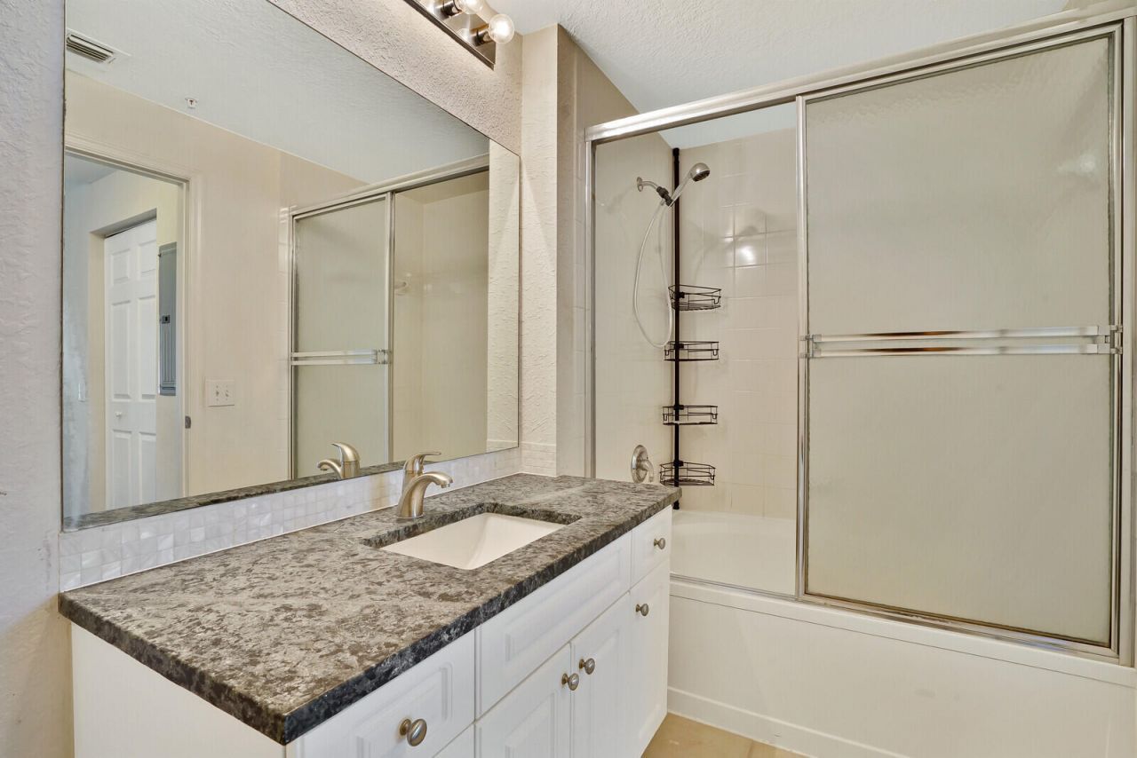 2812 Grande Parkway, Unit 105, Palm Beach Gardens, FL 33410 Photo