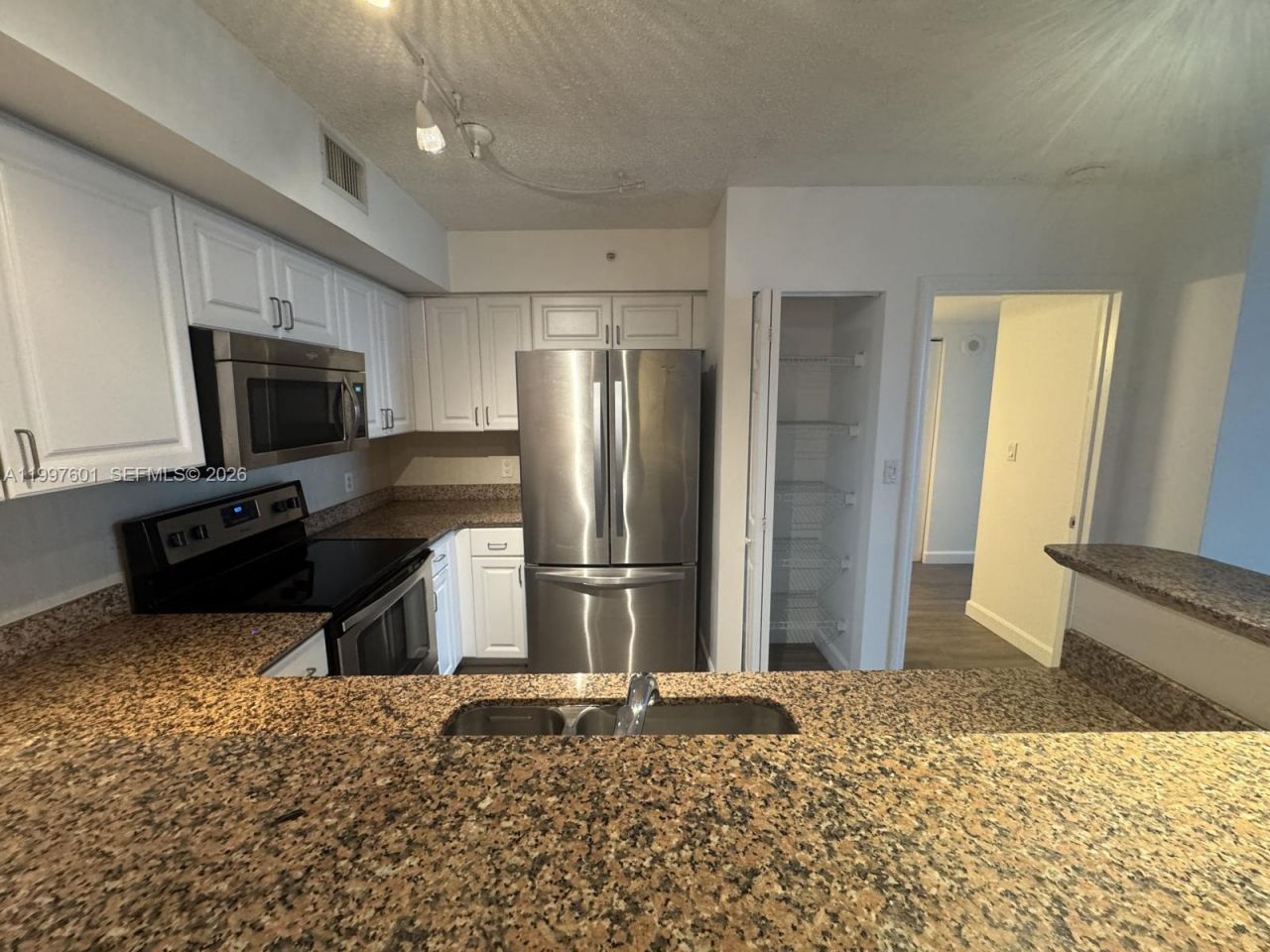1155 Brickell Bay Dr, Unit 2908, Miami, FL 33131 Photo