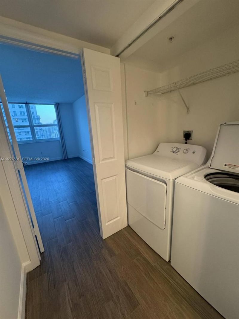 1155 Brickell Bay Dr, Unit 2908, Miami, FL 33131 Photo