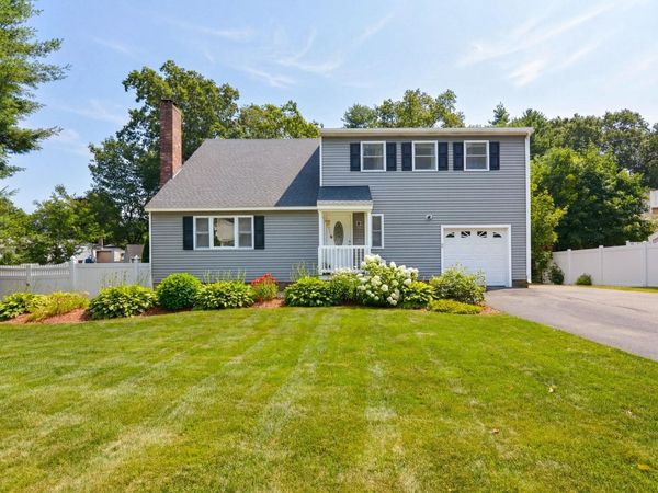 17 Custom Street, Nashua, NH 03062