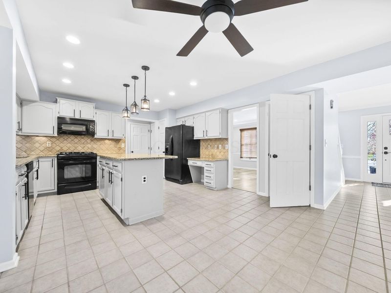 5081 Broxburn Court , Dublin, OH 43017 Photo 2