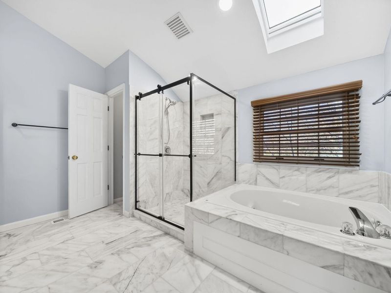 5081 Broxburn Court , Dublin, OH 43017 Photo 4