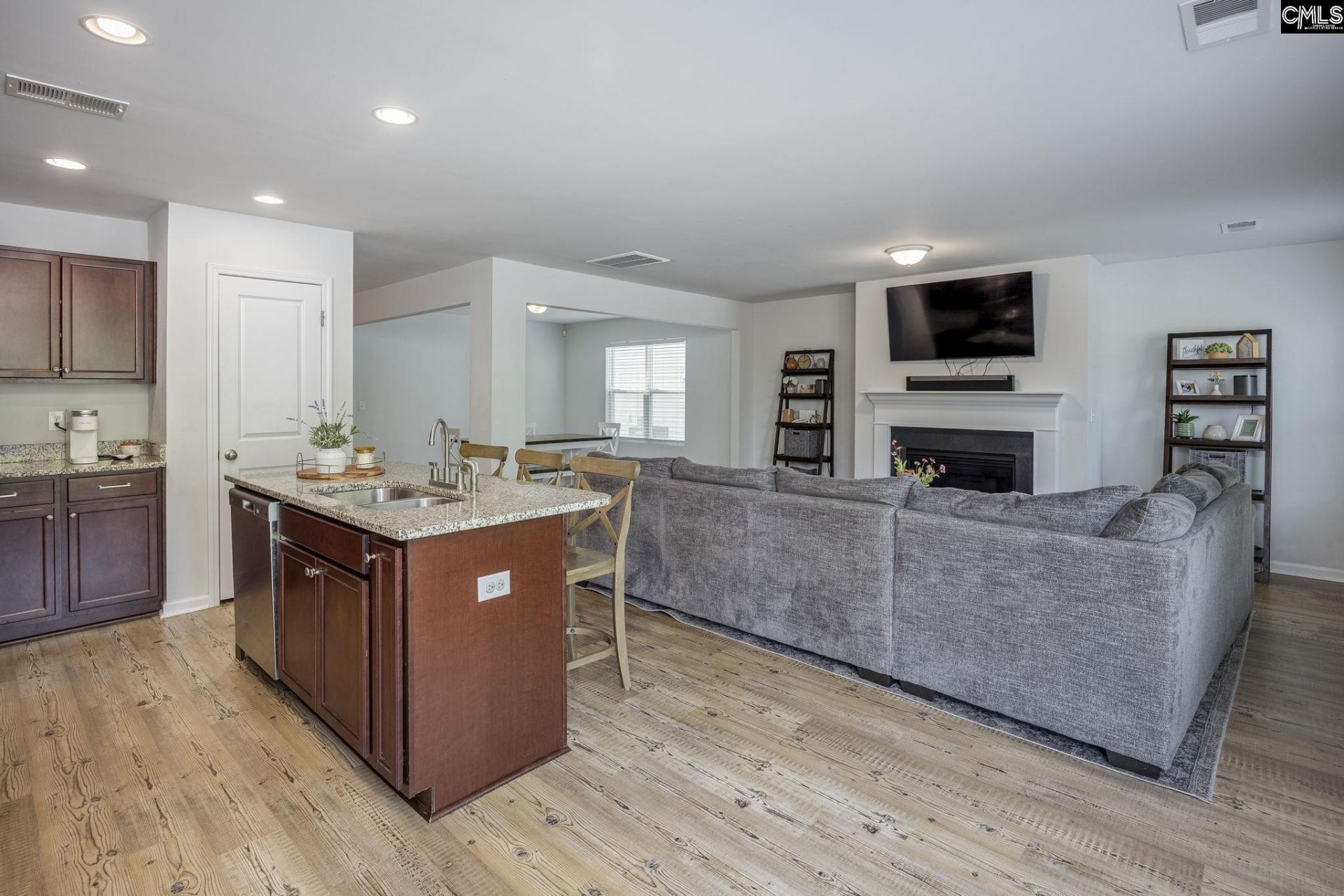 447 Kippen Lane Photo 7