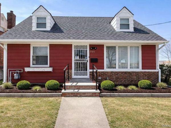 706 Leggett Place , Whitestone, NY 11357
