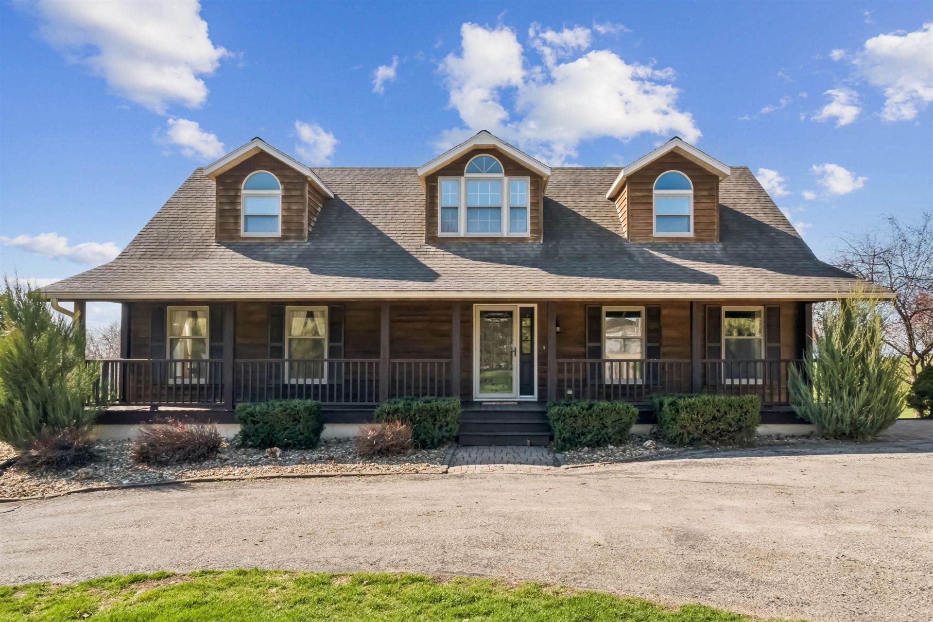 407 W Summit Street, Wyoming, IA 52362 Main Photo