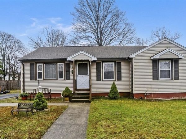 93 Pendleton Ave, Springfield, MA 01109